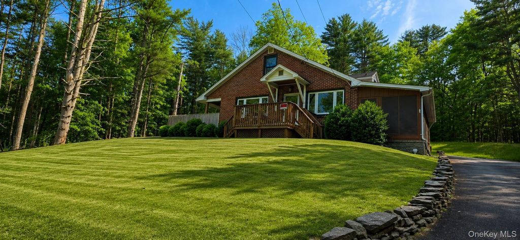 52 Luxton Lake Road, Narrowsburg, NY 12764