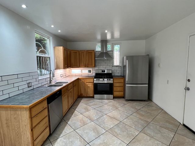 925 Quincy Street NE, Albuquerque, NM 87110