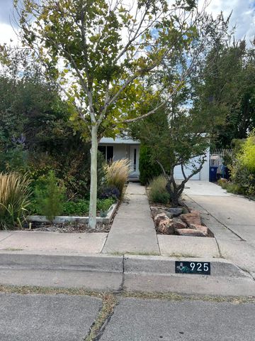 925 Quincy Street NE, Albuquerque, NM 87110