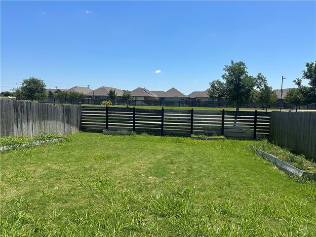 1218 Amistad Loop, College Station, TX 77845