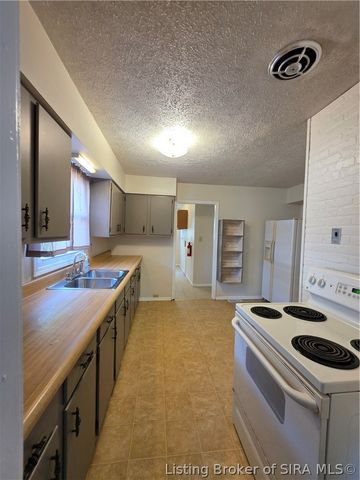 246 Ealy, New Albany, IN 47150