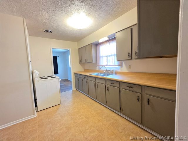 246 Ealy, New Albany, IN 47150