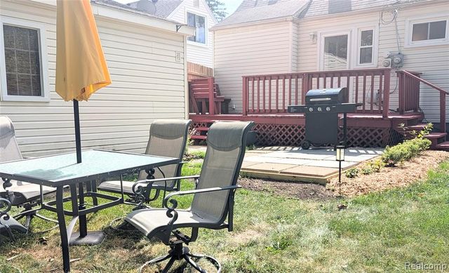 331 S Chocolay Avenue, Clawson, MI 48017