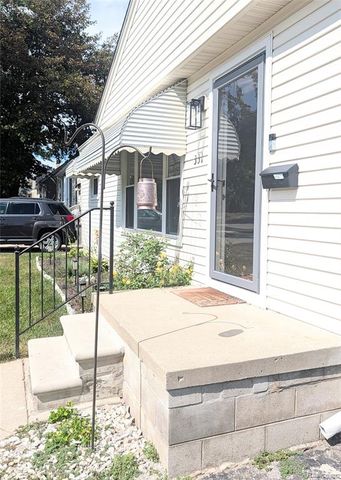331 S Chocolay Avenue, Clawson, MI 48017