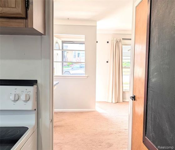 331 S Chocolay Avenue, Clawson, MI 48017
