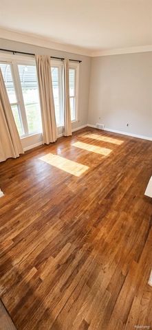 331 S Chocolay Avenue, Clawson, MI 48017