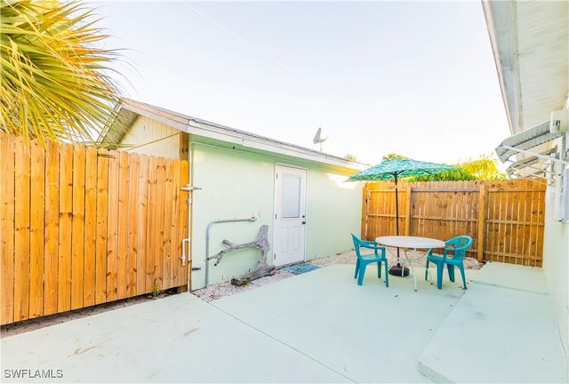 1270 11th ST N, Naples, FL 34102