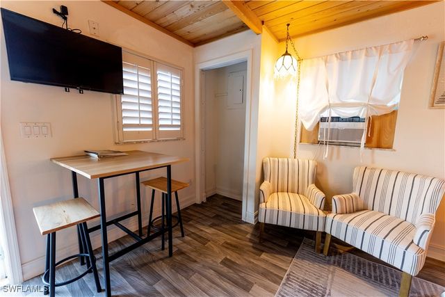 1270 11th ST N, Naples, FL 34102