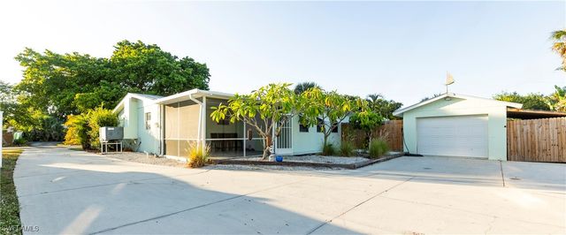 1270 11th ST N, Naples, FL 34102