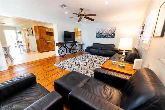 1270 11th ST N, Naples, FL 34102