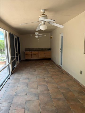 3262 SW 139th Pl, Miami, FL 33175