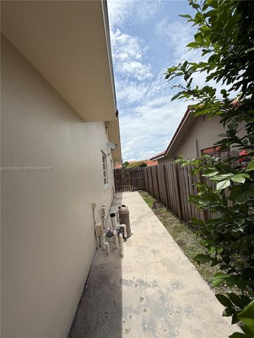 3262 SW 139th Pl, Miami, FL 33175