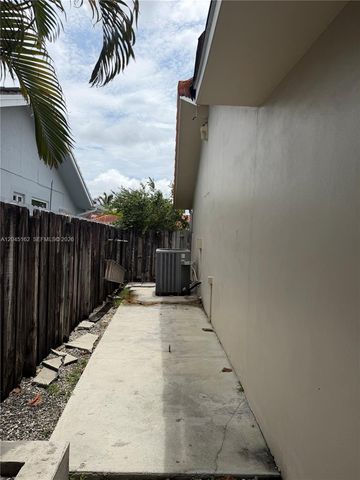 3262 SW 139th Pl, Miami, FL 33175