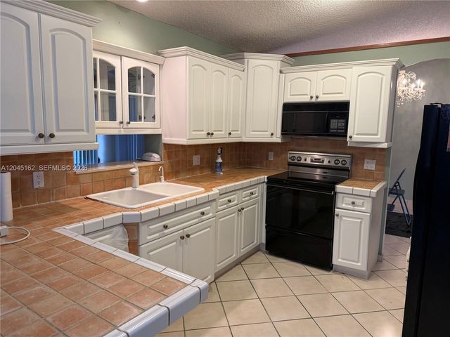 3262 SW 139th Pl, Miami, FL 33175