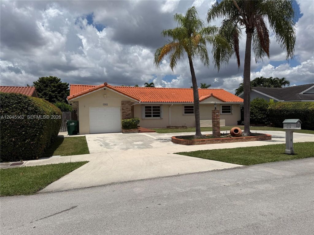 3262 SW 139th Pl, Miami, FL 33175