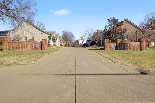 2814B White Oak Dr, Nashville, TN 37215