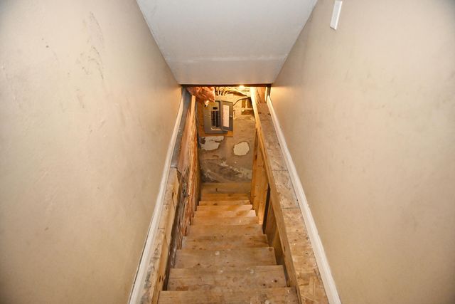 522 S Calumet Road, Chesterton, IN 46304