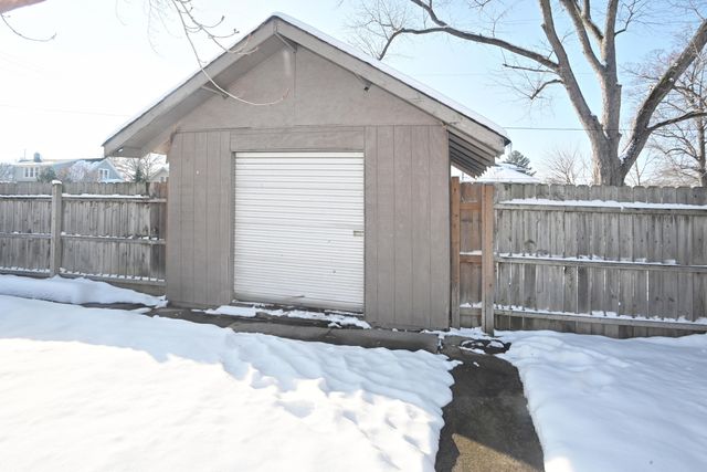 522 S Calumet Road, Chesterton, IN 46304