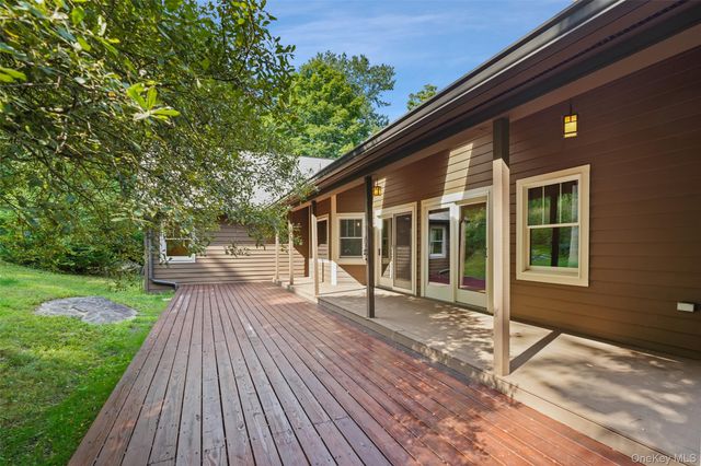 39 Miller Hill Woods Court, Carmel, NY 10512