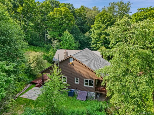 39 Miller Hill Woods Court, Carmel, NY 10512