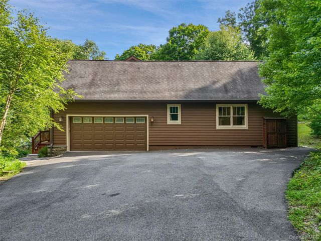 39 Miller Hill Woods Court, Carmel, NY 10512