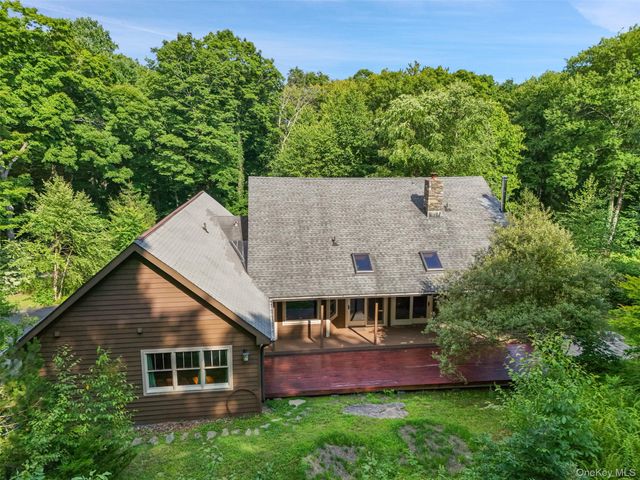 39 Miller Hill Woods Court, Carmel, NY 10512