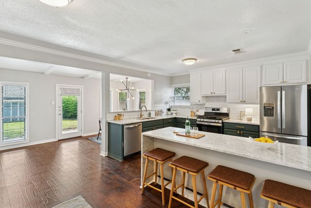 3024 5th Avenue, Fort Worth, TX 76110