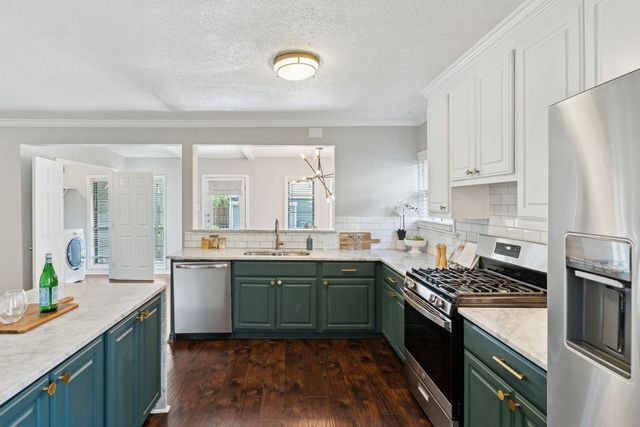 3024 5th Avenue, Fort Worth, TX 76110