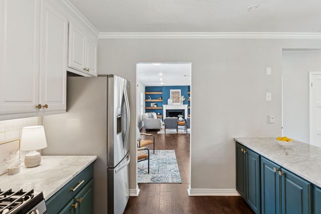 3024 5th Avenue, Fort Worth, TX 76110