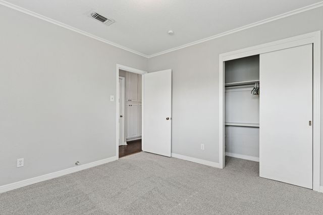 3024 5th Avenue, Fort Worth, TX 76110