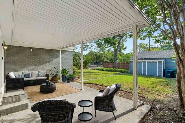 3024 5th Avenue, Fort Worth, TX 76110