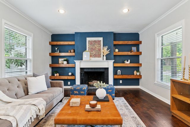 3024 5th Avenue, Fort Worth, TX 76110