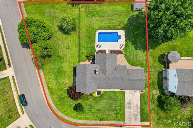20 Shawnee Drive, St Charles, MO 63301