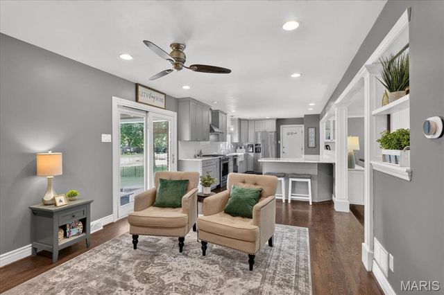 20 Shawnee Drive, St Charles, MO 63301