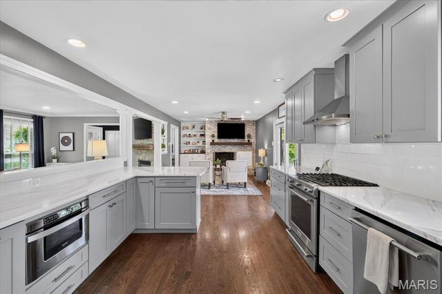 20 Shawnee Drive, St Charles, MO 63301