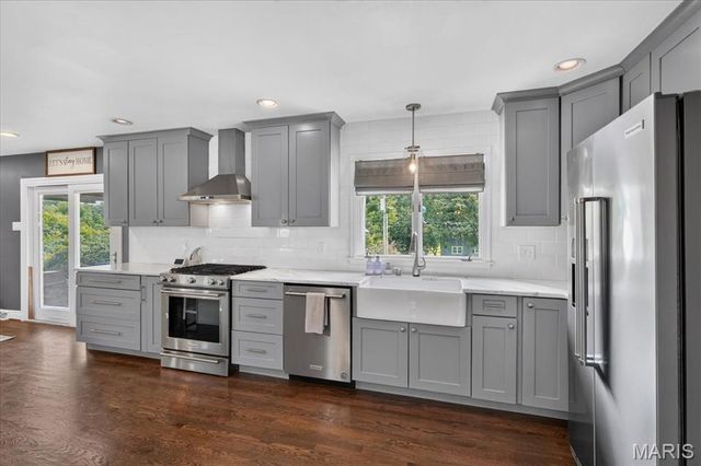 20 Shawnee Drive, St Charles, MO 63301