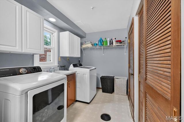 20 Shawnee Drive, St Charles, MO 63301