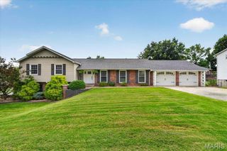 20 Shawnee Drive, St Charles, MO 63301