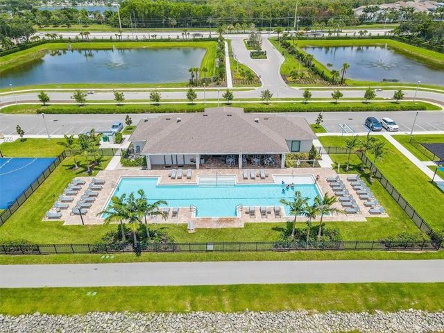 15245 Wildflower CIR, Naples, FL 34119