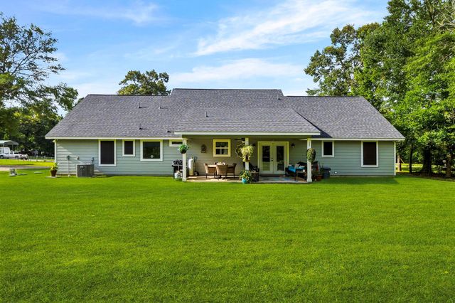 145 Johnson Drive, Livingston, TX 77351