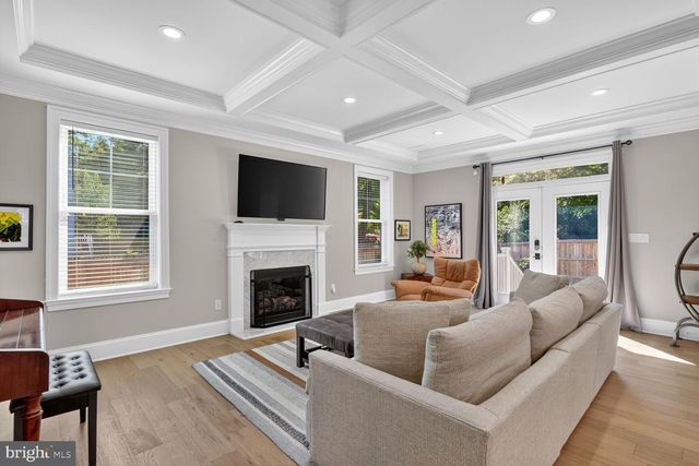 2808 W GEORGE MASON RD, Falls Church, VA 22042