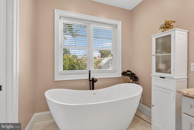 2808 W GEORGE MASON RD, Falls Church, VA 22042