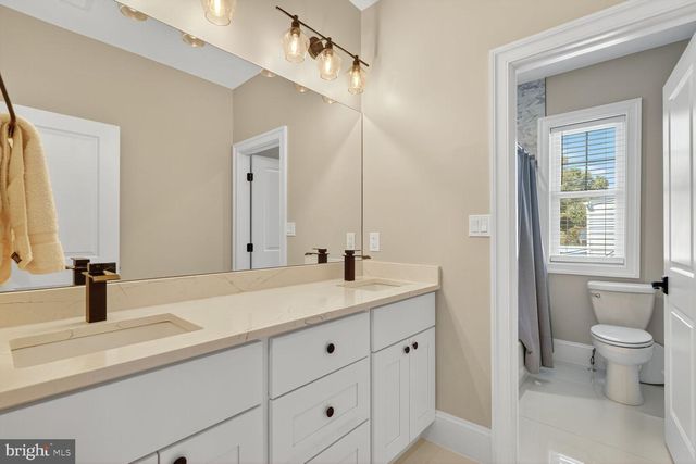 2808 W GEORGE MASON RD, Falls Church, VA 22042