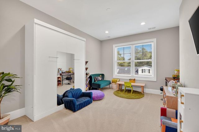 2808 W GEORGE MASON RD, Falls Church, VA 22042