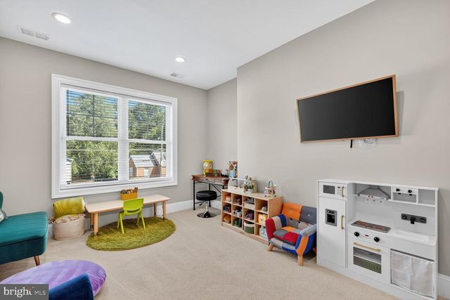 2808 W GEORGE MASON RD, Falls Church, VA 22042