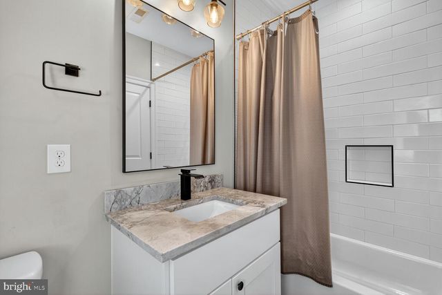 2808 W GEORGE MASON RD, Falls Church, VA 22042