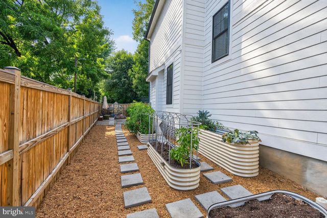 2808 W GEORGE MASON RD, Falls Church, VA 22042