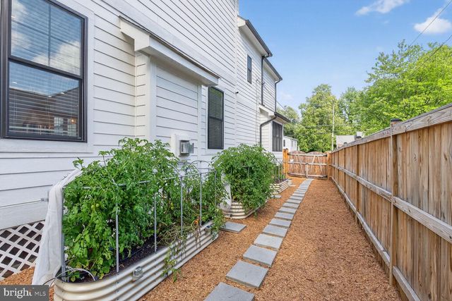 2808 W GEORGE MASON RD, Falls Church, VA 22042