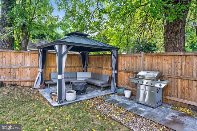 2808 W GEORGE MASON RD, Falls Church, VA 22042