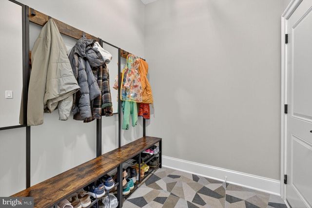 2808 W GEORGE MASON RD, Falls Church, VA 22042